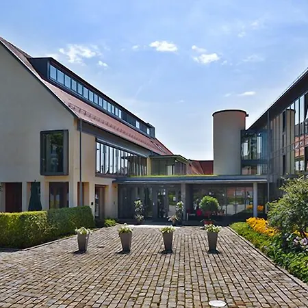 Oberschwaebischer Hof מלון Schwendi